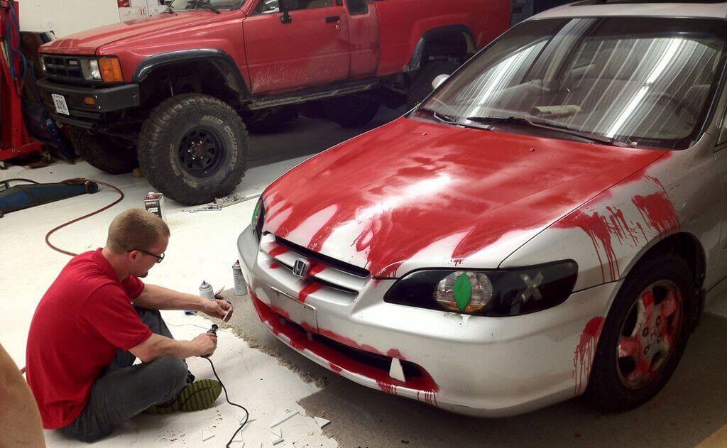 Нарисованая кровь на авто