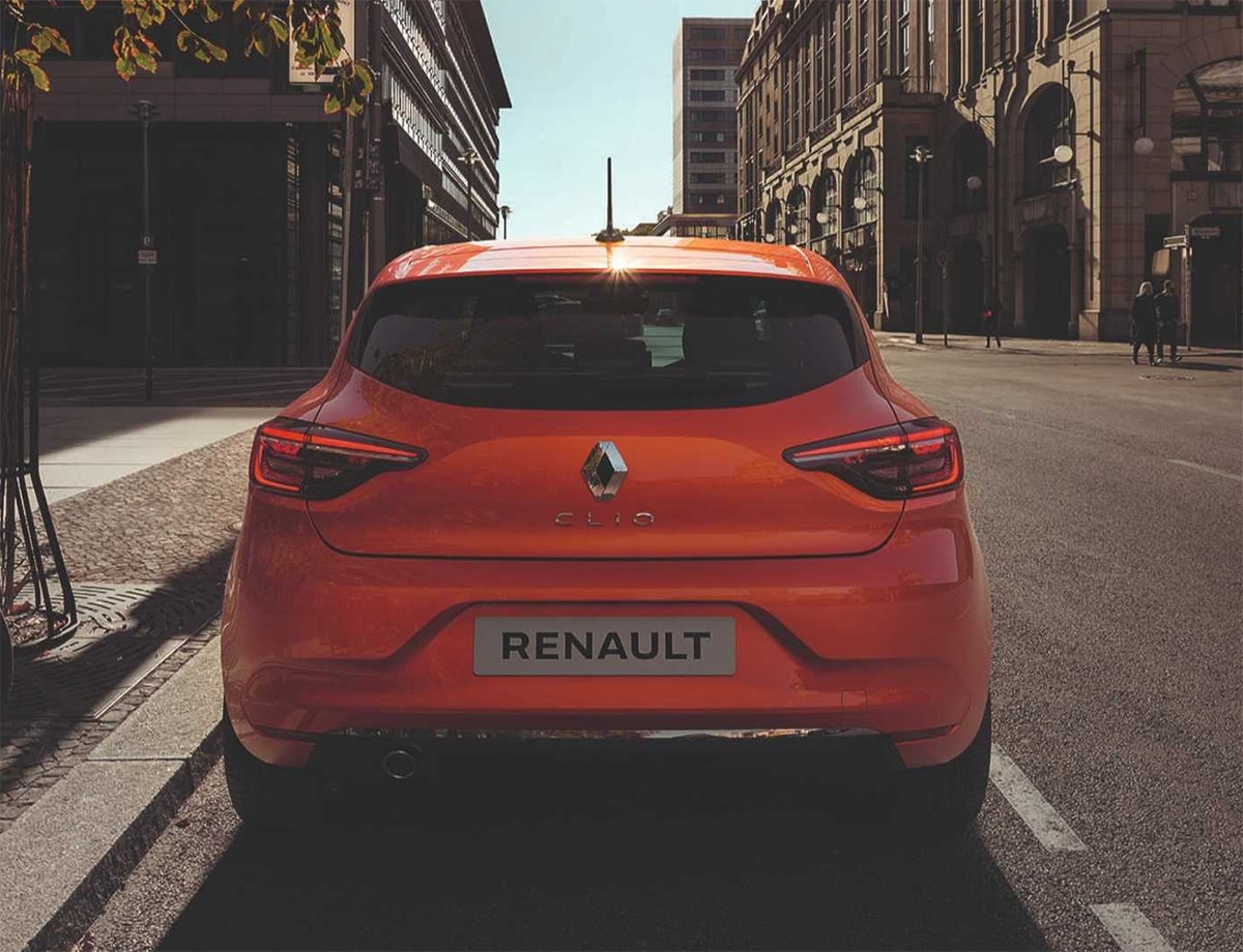 Renault Clio фото сзади