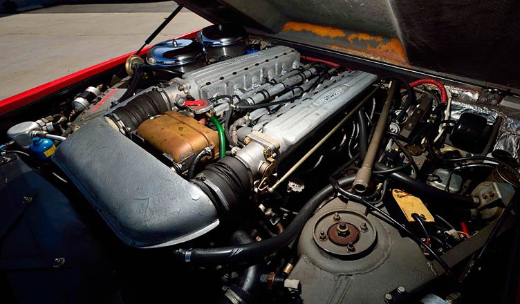 Двигатель Lamborghini LM 002