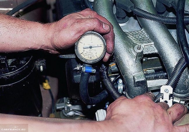 Манометр измеритель компрессии двигателя ВАЗ-2112