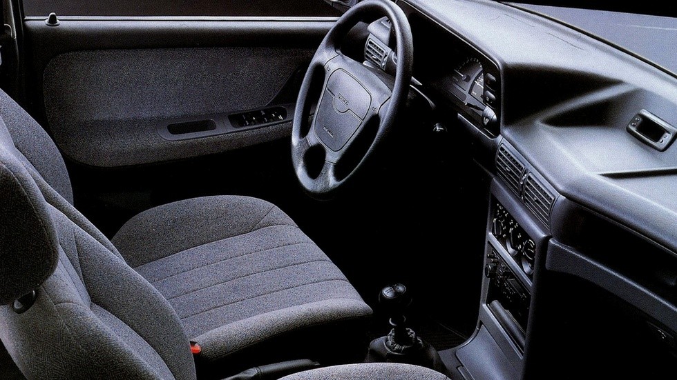 daewoo_nexia_sedan_1