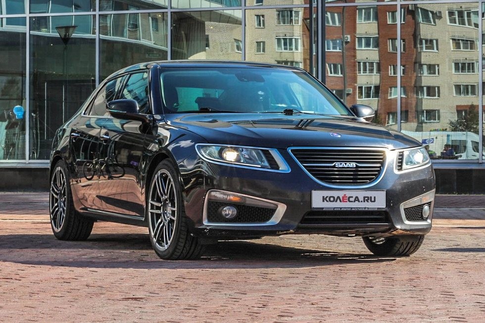 Saab 9-5 черный три четверти