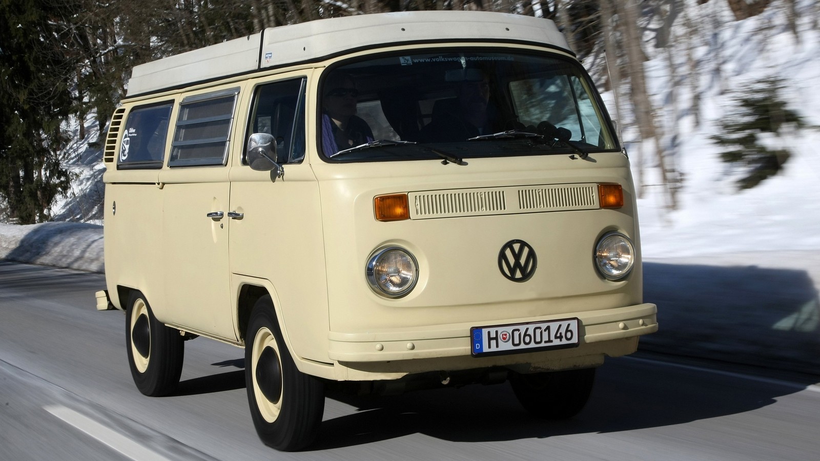 На фото: Volkswagen T2 Bus Syncro 