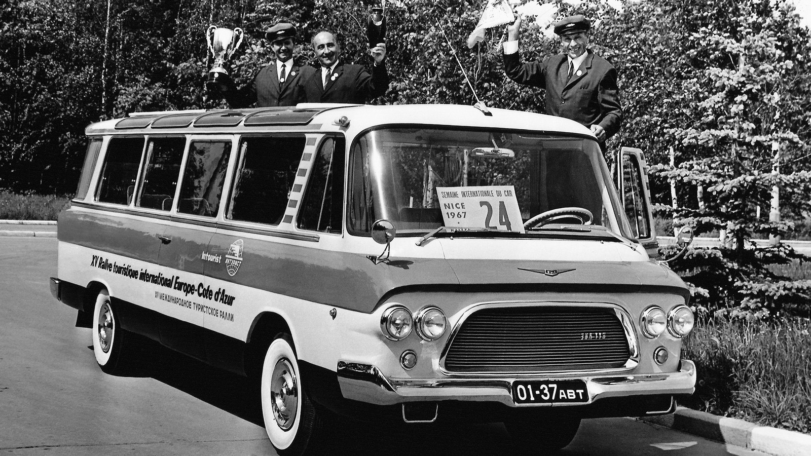 Зиловский микроавтобус стал настоящей звездой «автобусного салона»