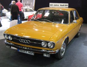 Audi 100 (С1) первого поколения