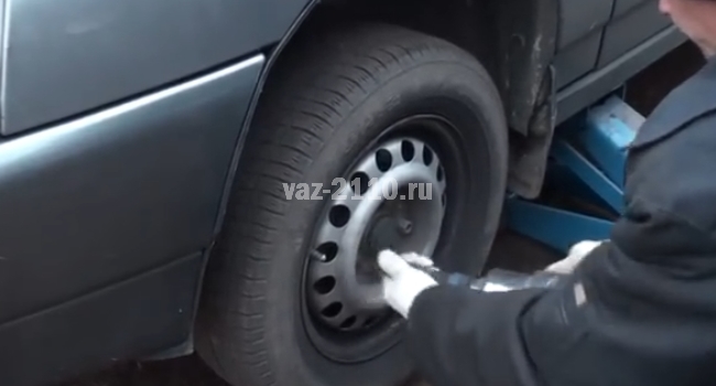 Замена передних тормозных колодок на ВАЗ 2110