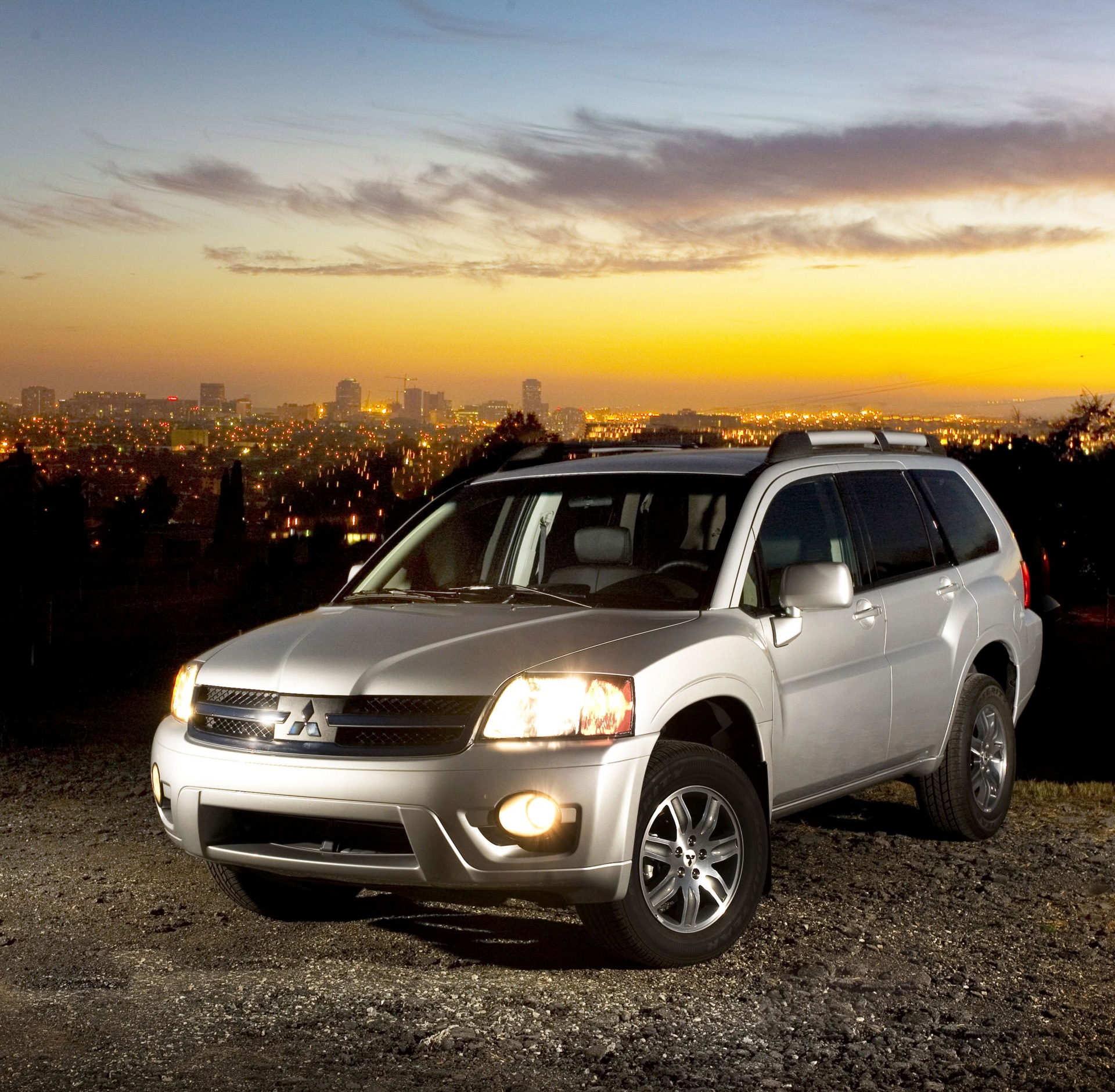 Mitsubishi usa. Mitsubishi Endeavor. Митсубиси Endeavor 2007. Митсубиси Эндевор 2006. Mitsubishi Endeavor 2015.